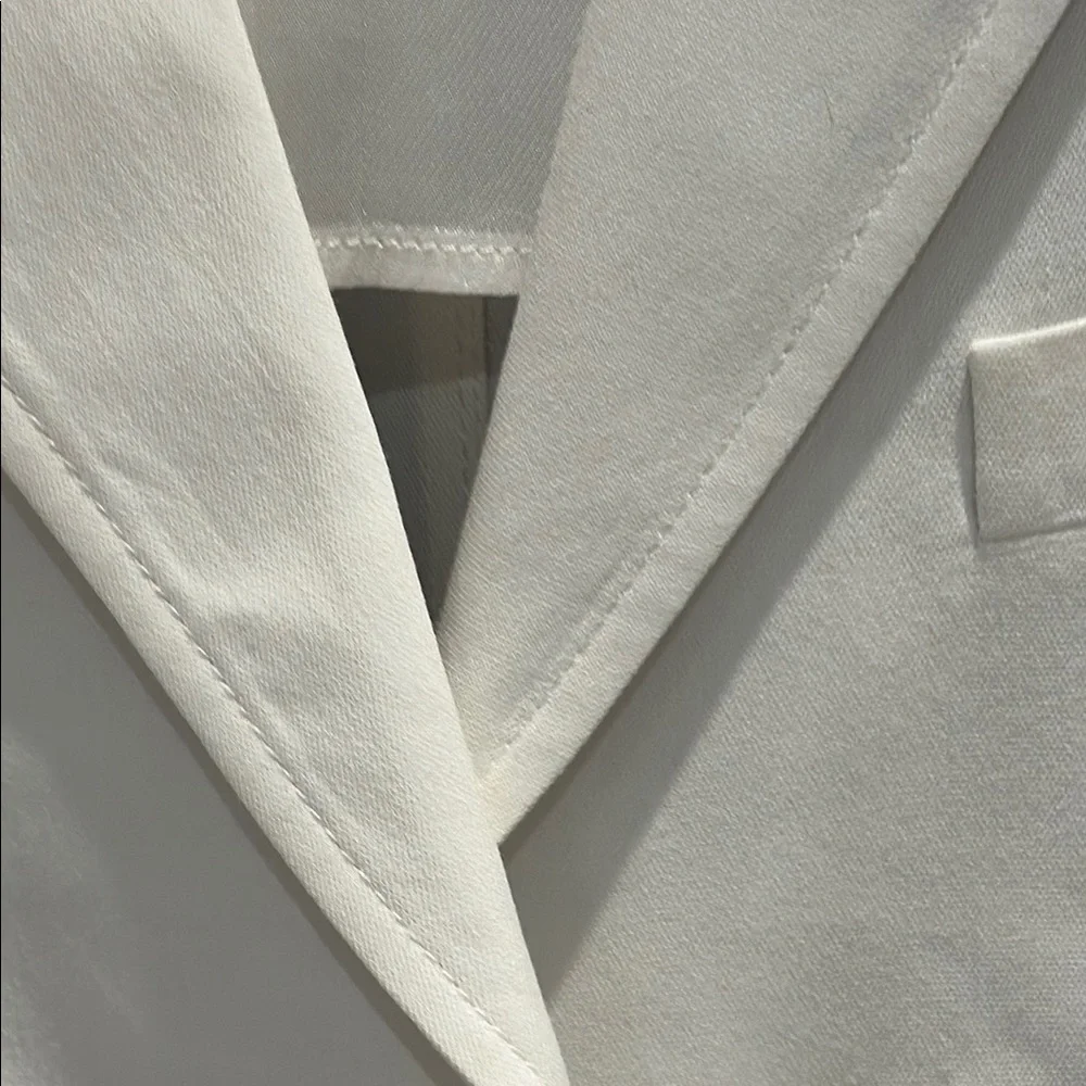 3.2 PHILIP LIM size 2 White Blazer with tan Buttons
